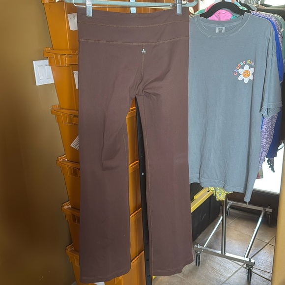 PrAna Brown Flare Leg Yoga Pant Legging Size Small - Picture 3 of 6